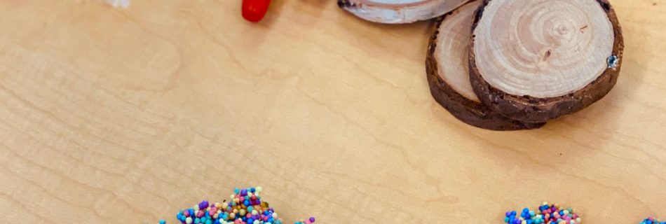 Loose parts spread over the table